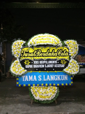 Papan Bunga Duka di Isola