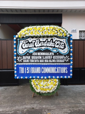 Papan Bunga Duka di Isola
